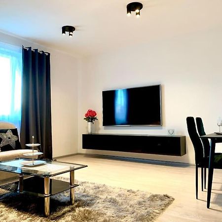 Spacious Apartment Near Hockey And Football Arena Bratislava Luaran gambar