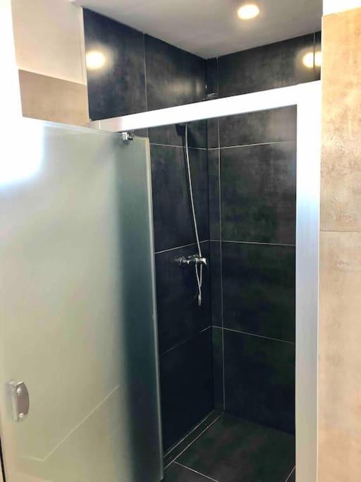 Spacious Apartment Near Hockey And Football Arena Bratislava Luaran gambar