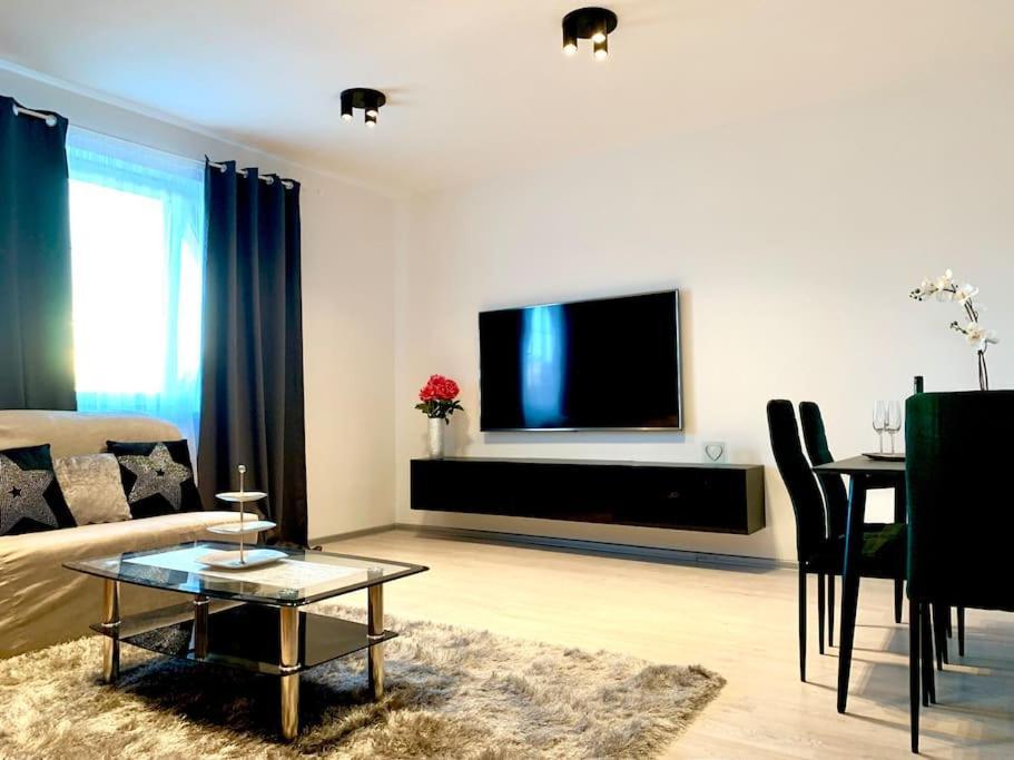 Spacious Apartment Near Hockey And Football Arena Bratislava Luaran gambar