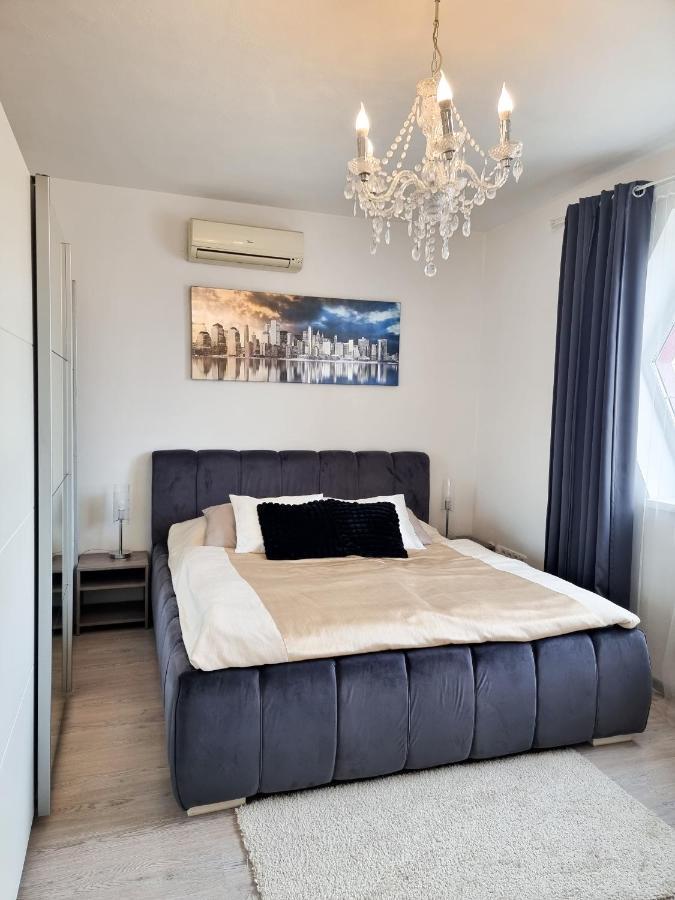Spacious Apartment Near Hockey And Football Arena Bratislava Luaran gambar